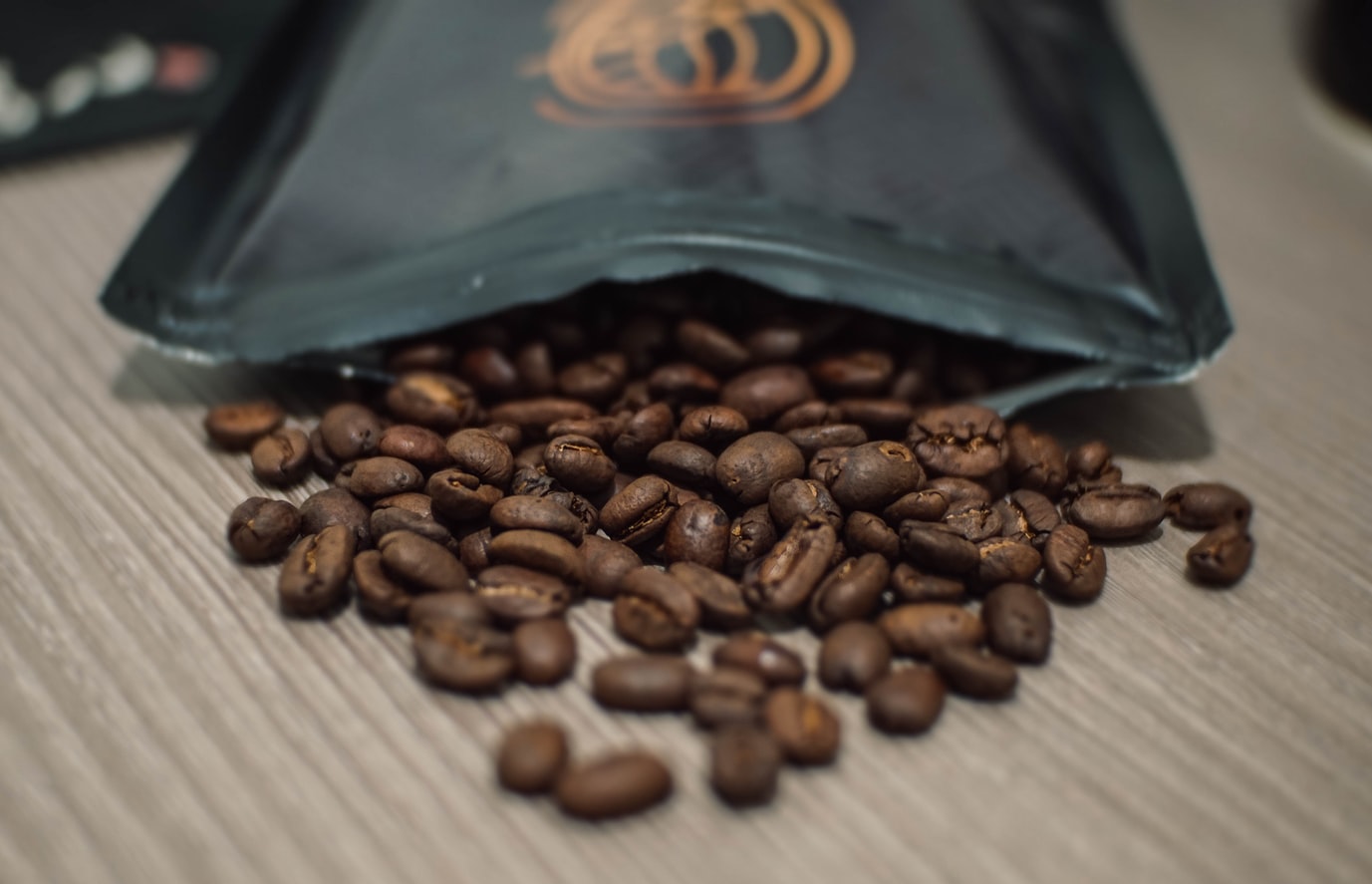 Aufblasbare Verpackung über Bratenkaffee